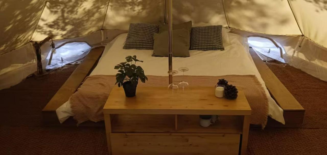 Evasion En Pleine Nature, Tipi Insolite Et Jacuzzi Au Pont Du Gard ! Vers-Pont-du-Gard Buitenkant foto